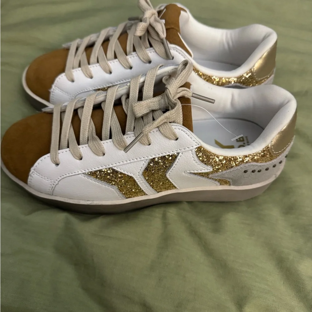 New C.O.B. Culture of Brave Play Gold Glitter Sneakers 8.5 Leather Rhinestone